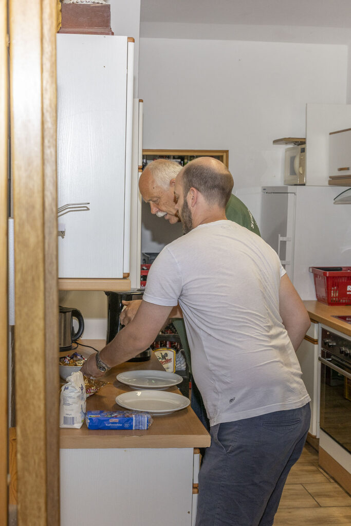 Johannes und Uwe F. im Service-Bereich
